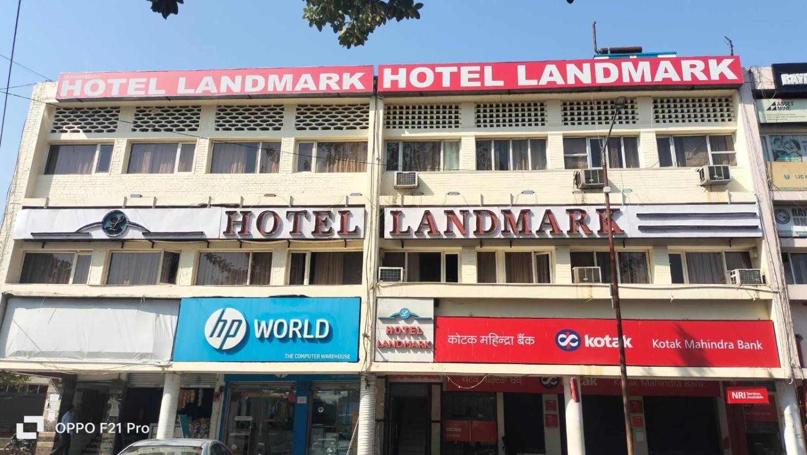 Hotel Landmark Chandīgarh Buitenkant foto